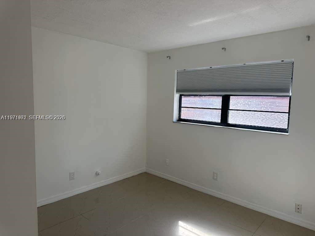 208 SW 2nd Ave, Hallandale Beach FL 33009
