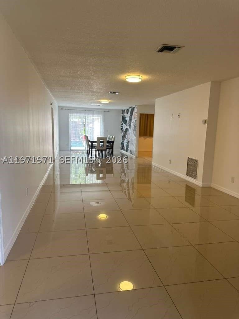208 SW 2nd Ave, Hallandale Beach FL 33009