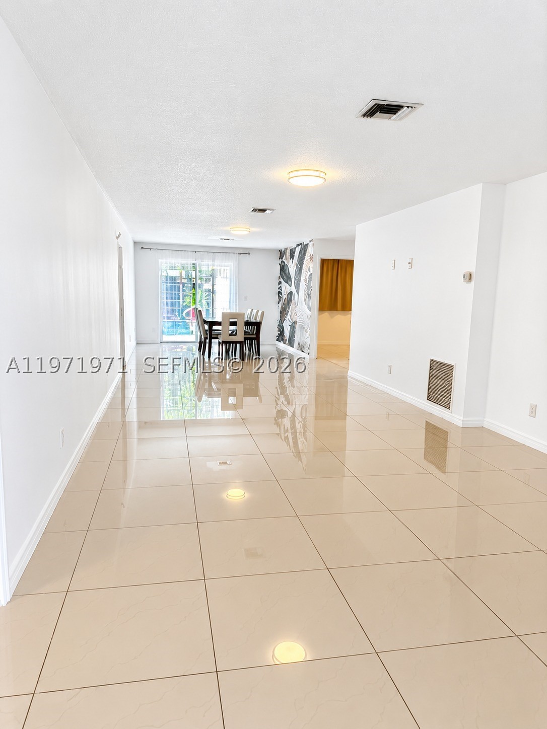 208 SW 2nd Ave, Hallandale Beach FL 33009