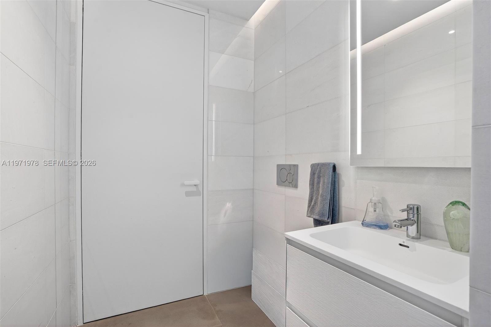2000 S Ocean Dr #14B, Hallandale Beach FL 33009