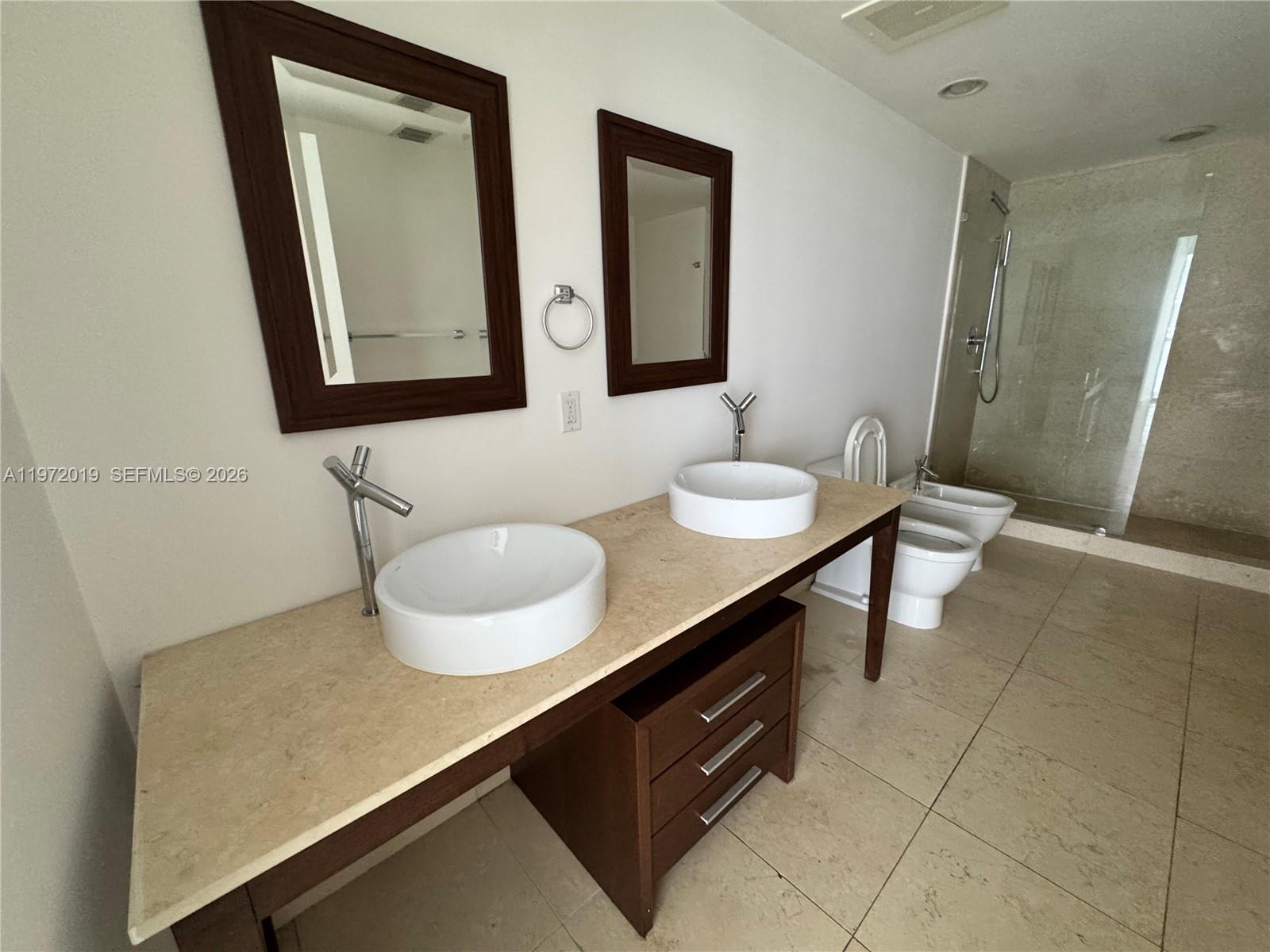 495 Brickell Ave #1810, Miami FL 33131