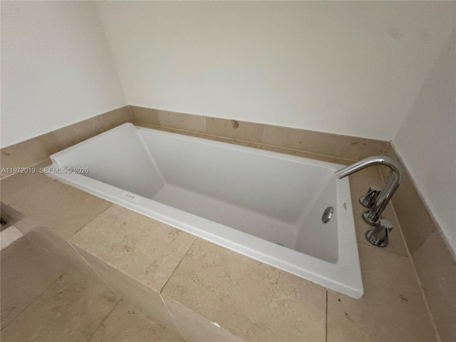 495 Brickell Ave #1810, Miami FL 33131