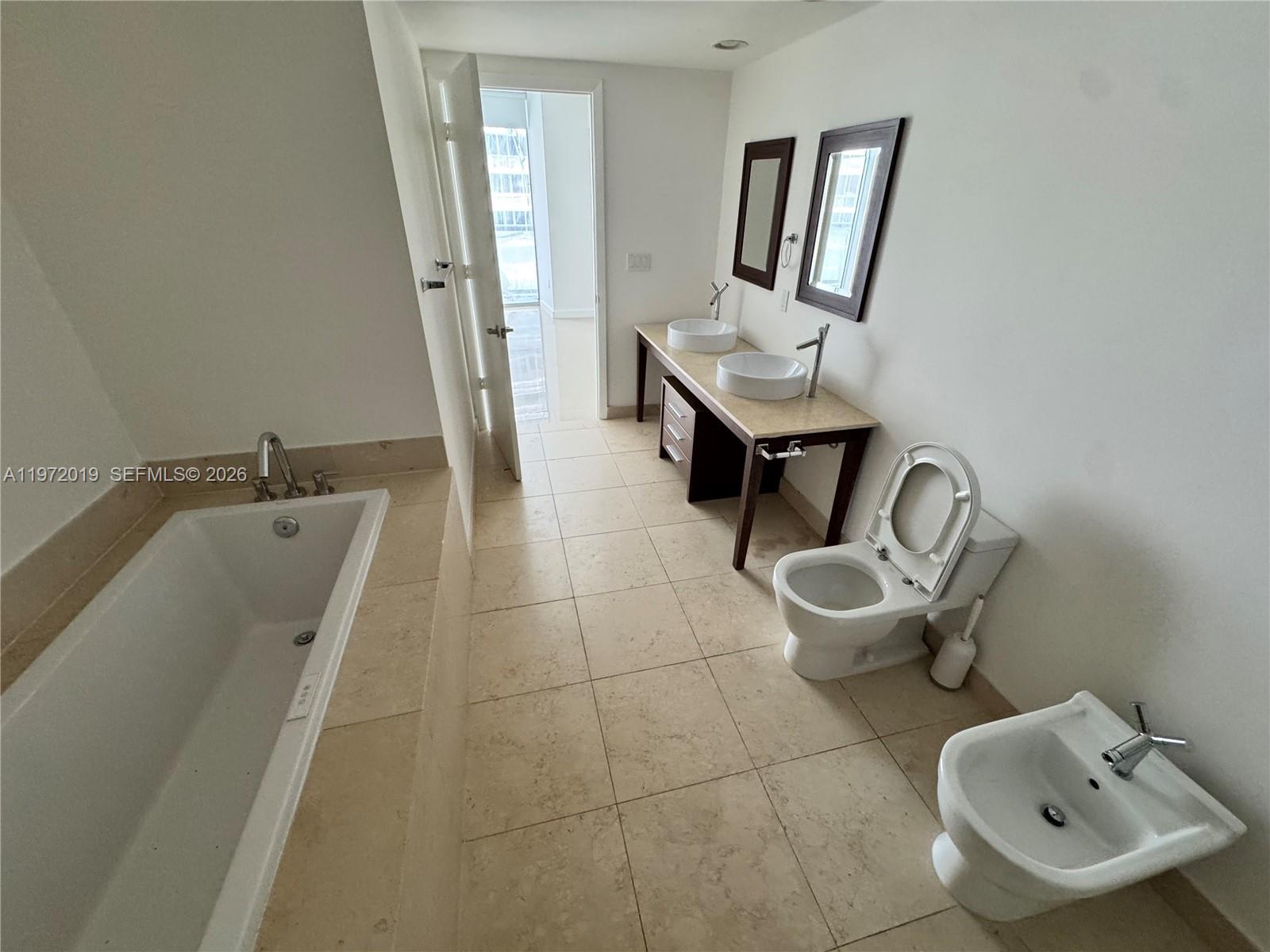 495 Brickell Ave #1810, Miami FL 33131