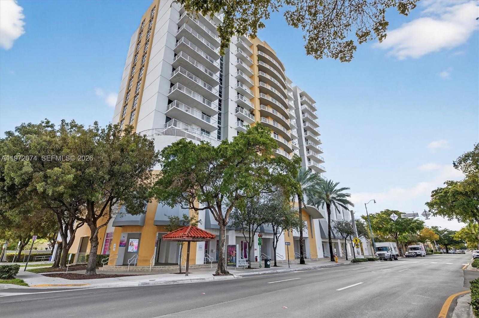 900 SW 8th St #505, Miami FL 33130