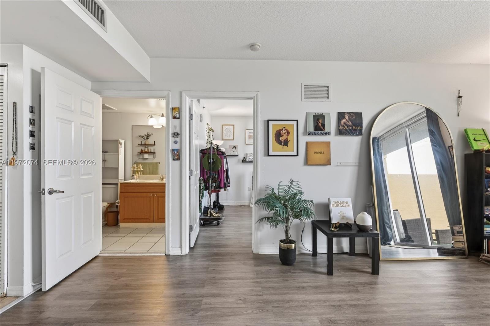 900 SW 8th St #505, Miami FL 33130