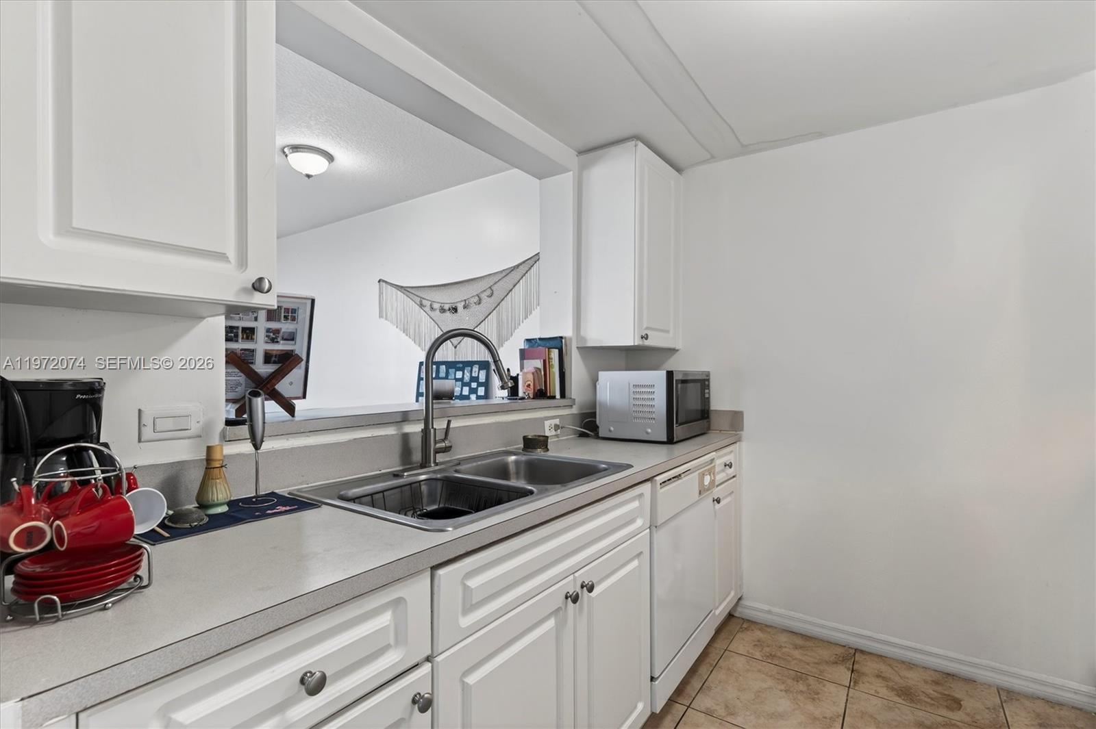 900 SW 8th St #505, Miami FL 33130