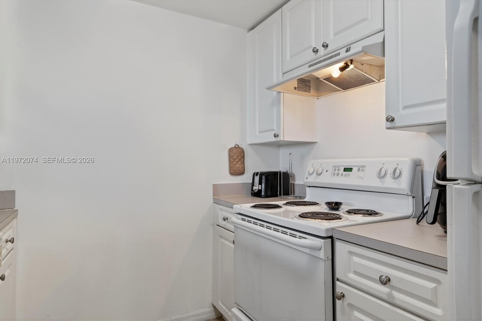 900 SW 8th St #505, Miami FL 33130