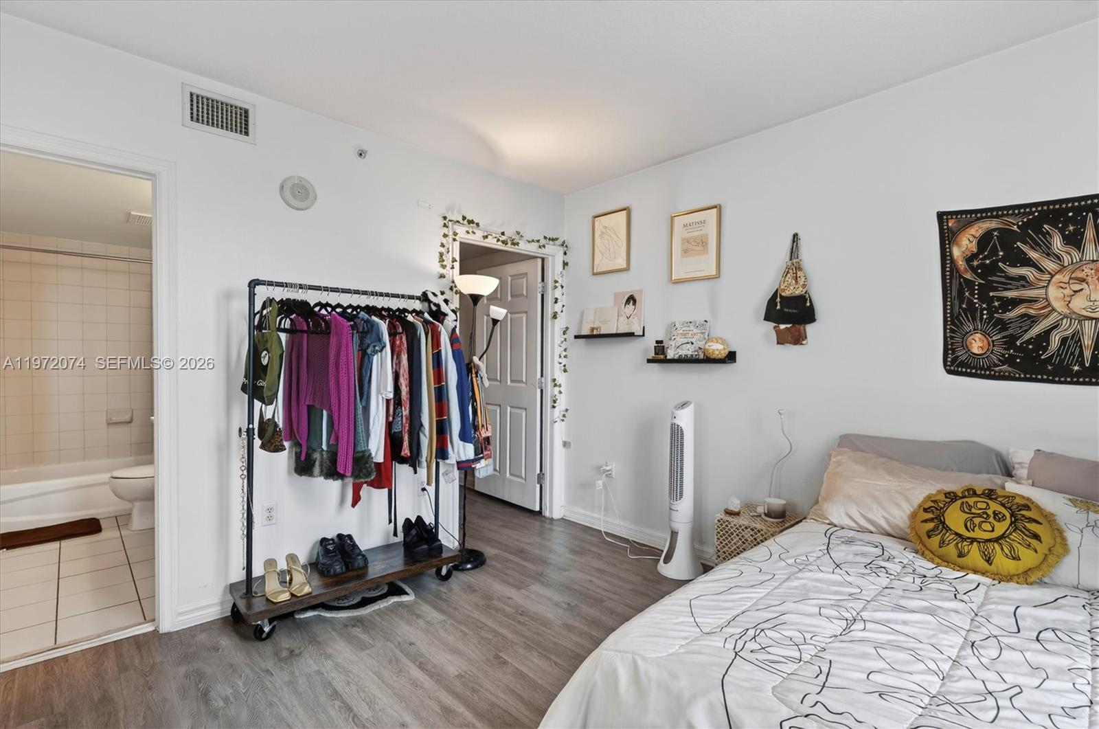 900 SW 8th St #505, Miami FL 33130