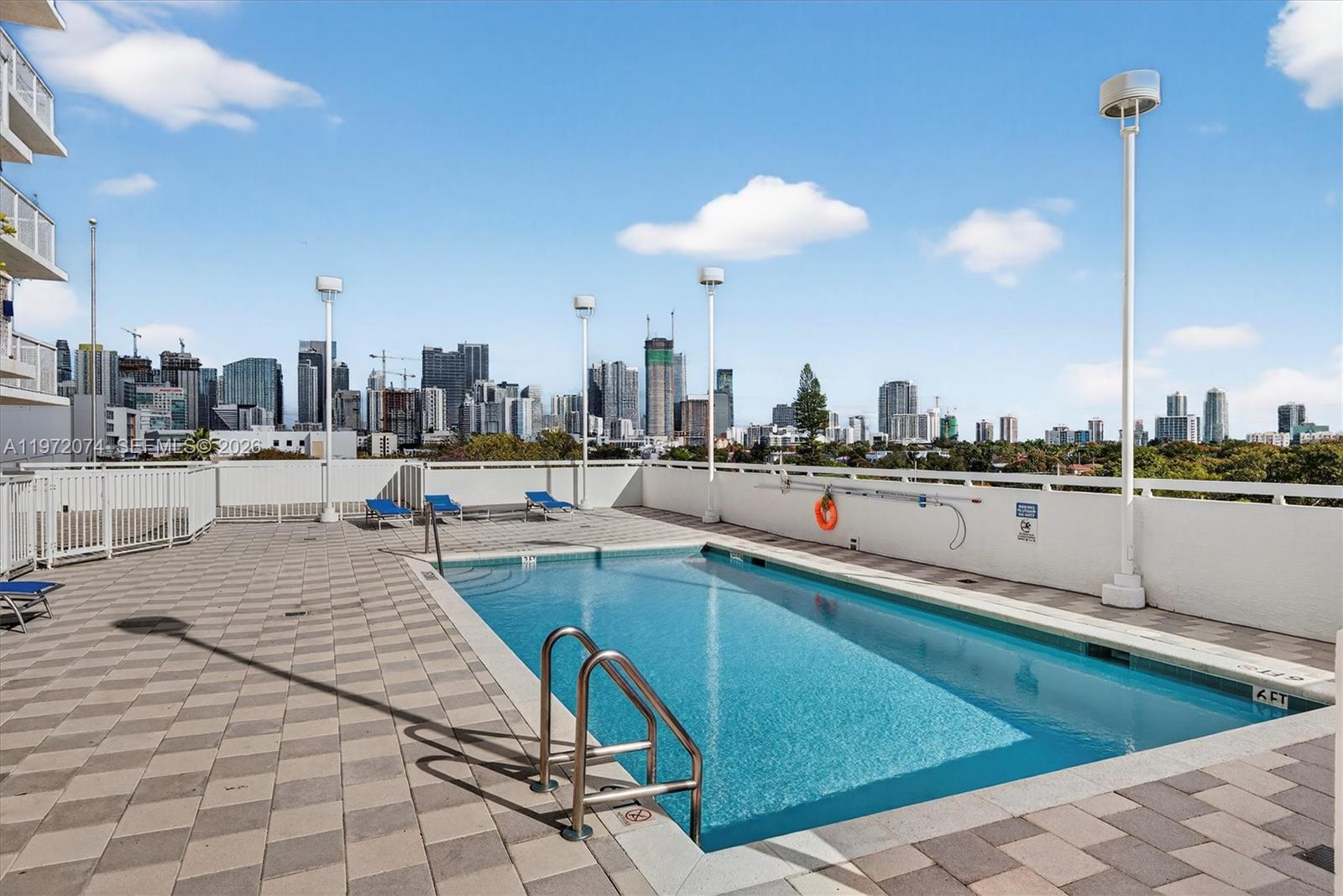 900 SW 8th St #505, Miami FL 33130