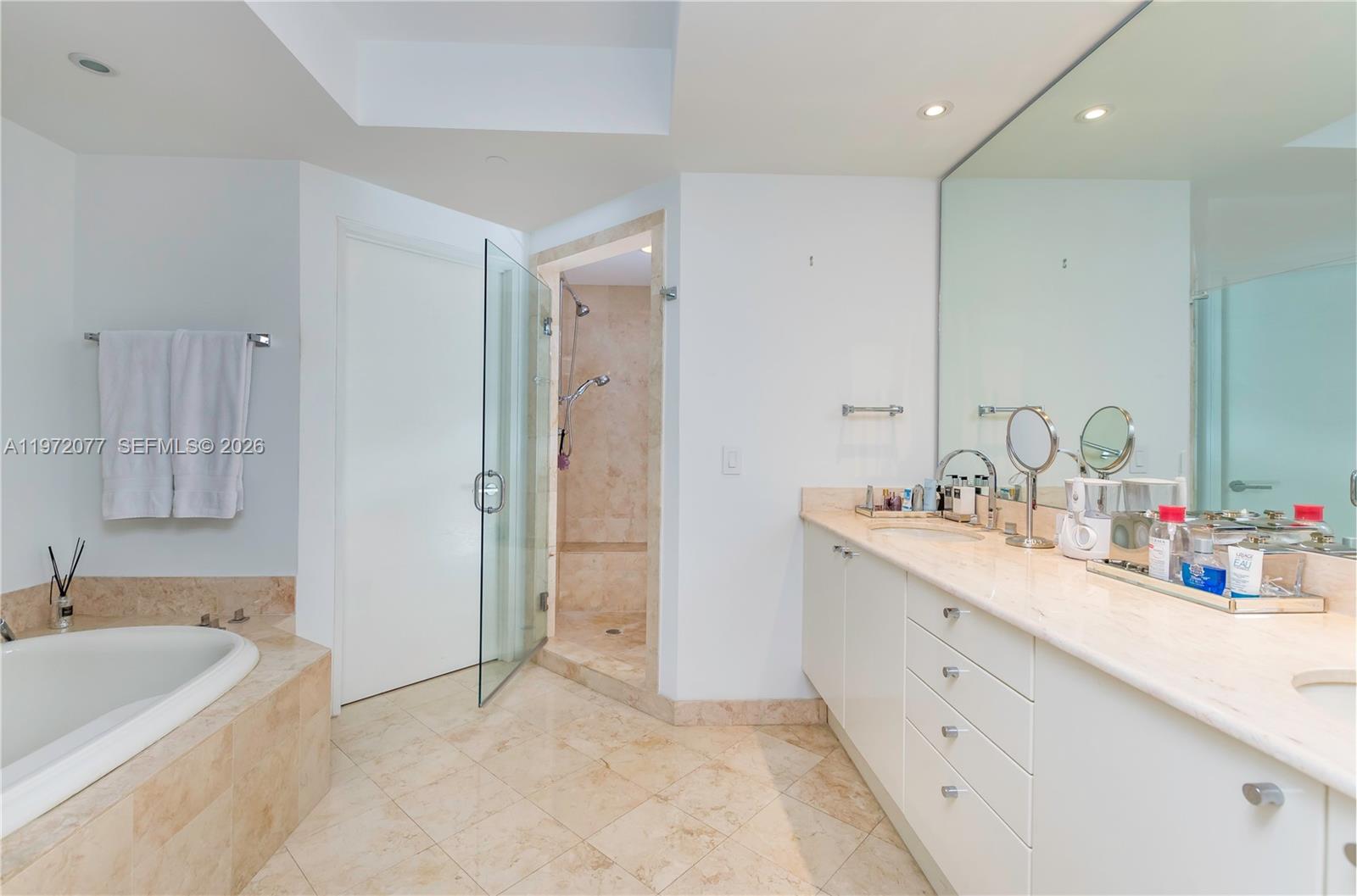 791 Crandon Blvd #1005, Key Biscayne FL 33149