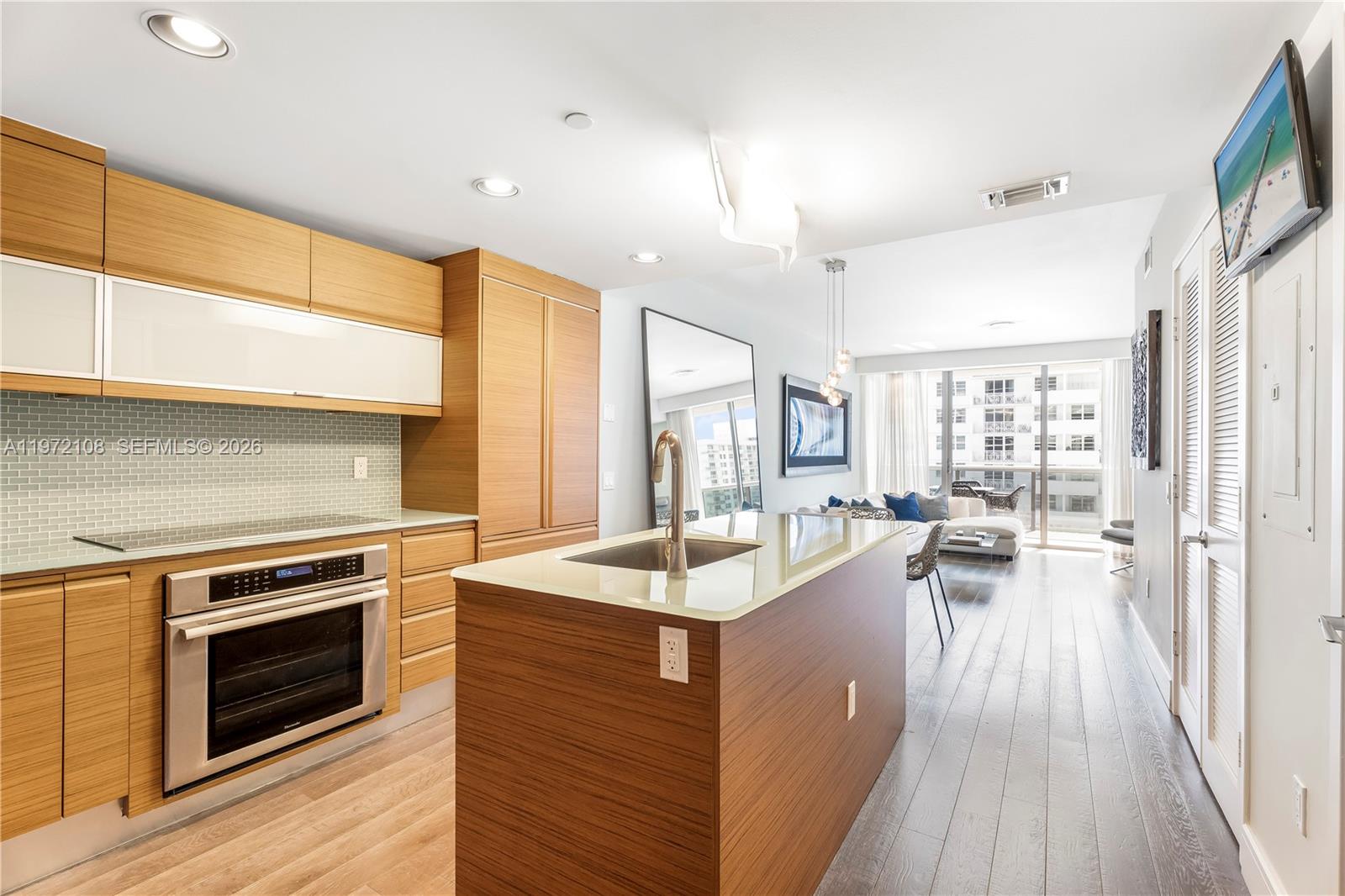 5875 Collins Ave #1004, Miami Beach FL 33140