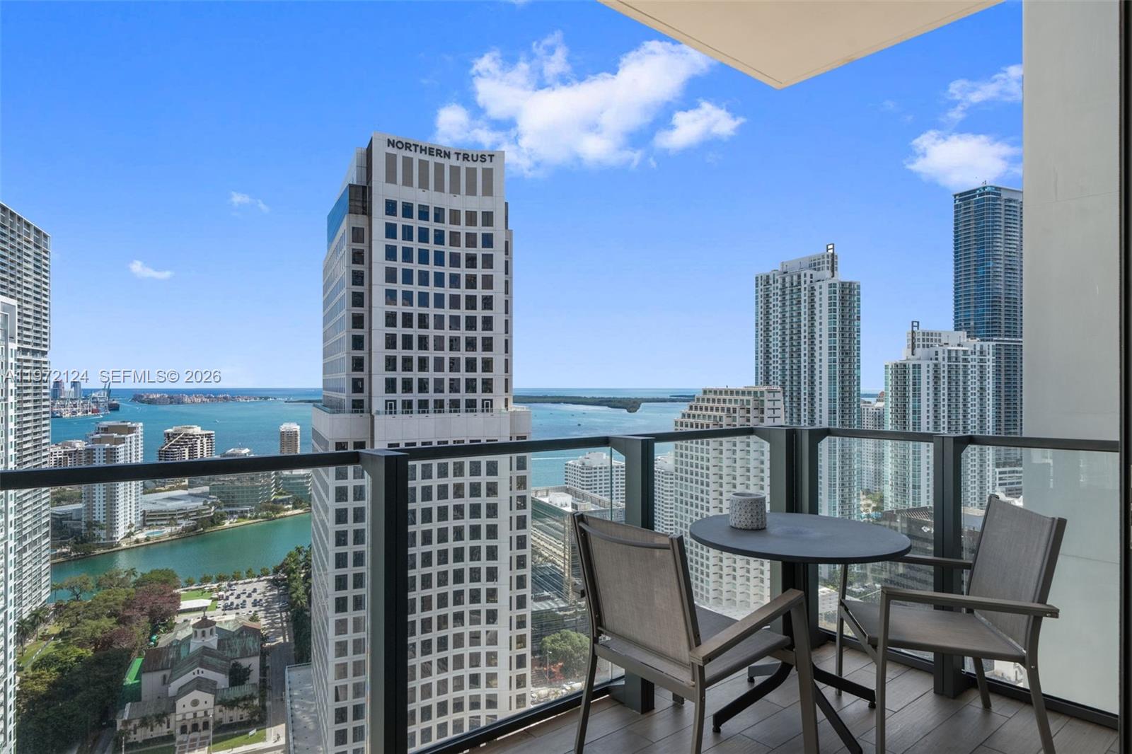 68 SE 6th St #3209, Miami FL 33131