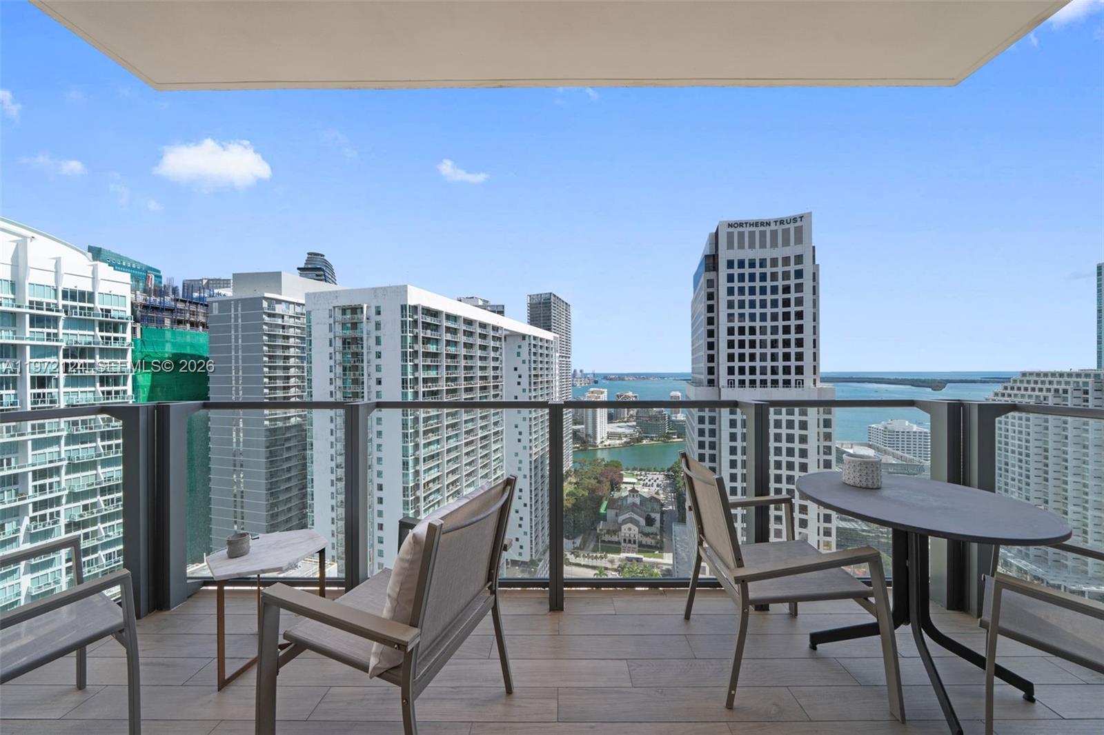 68 SE 6th St #3209, Miami FL 33131