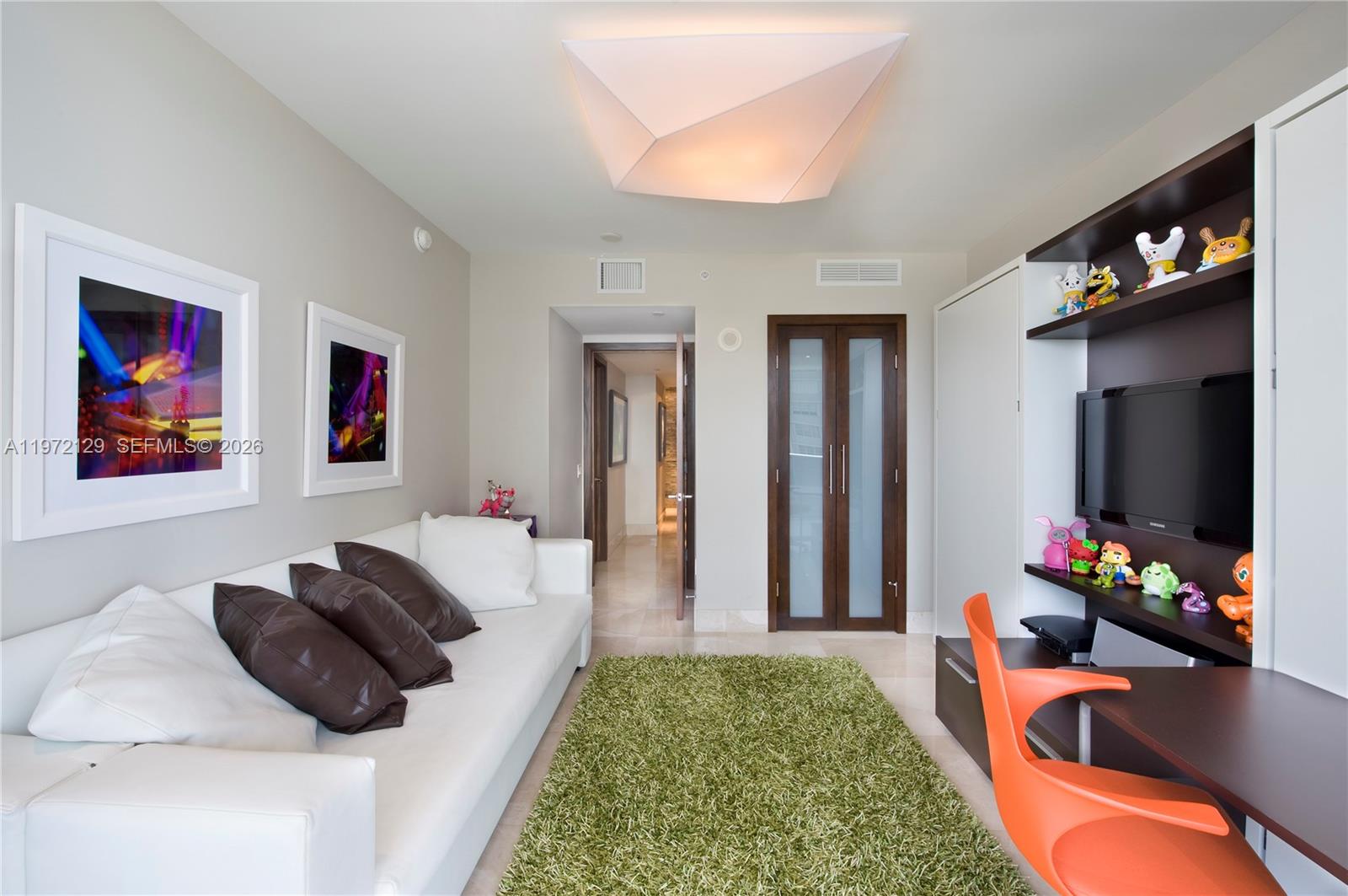 5875 Collins Ave #1008, Miami Beach FL 33140
