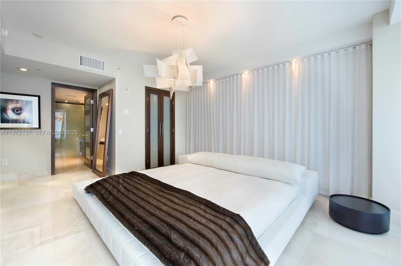 5875 Collins Ave #1008, Miami Beach FL 33140