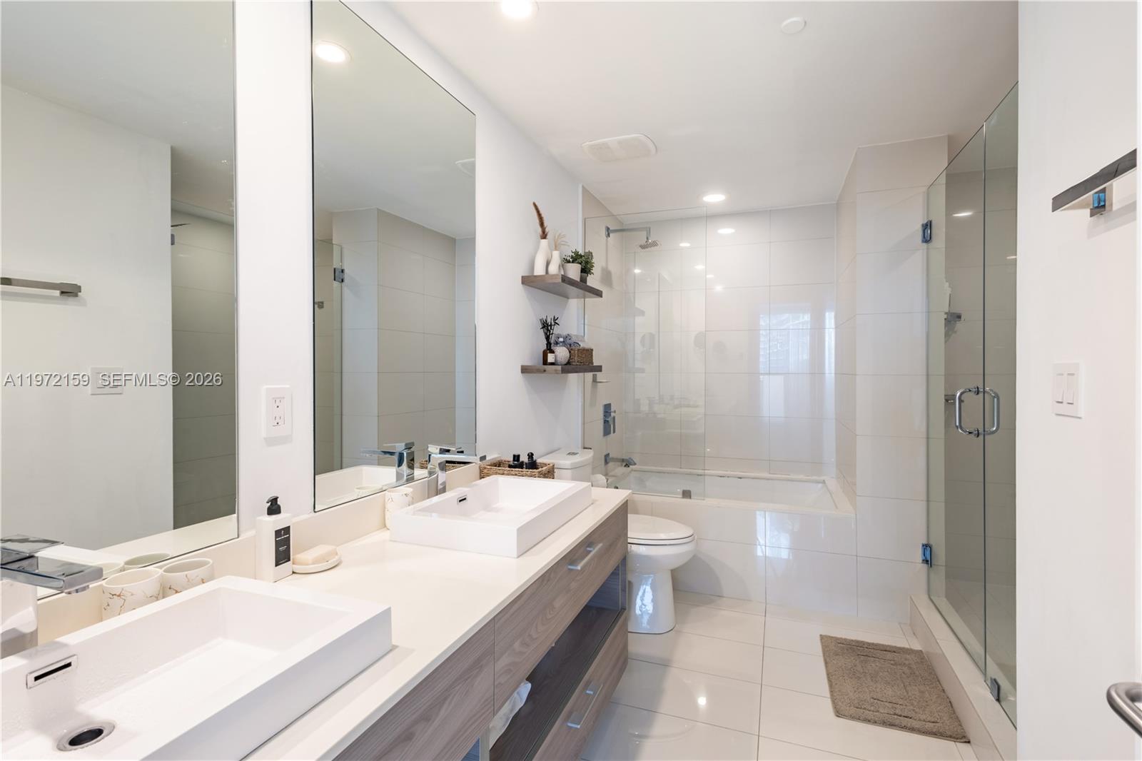 1300 S Miami Ave #2006, Miami FL 33130