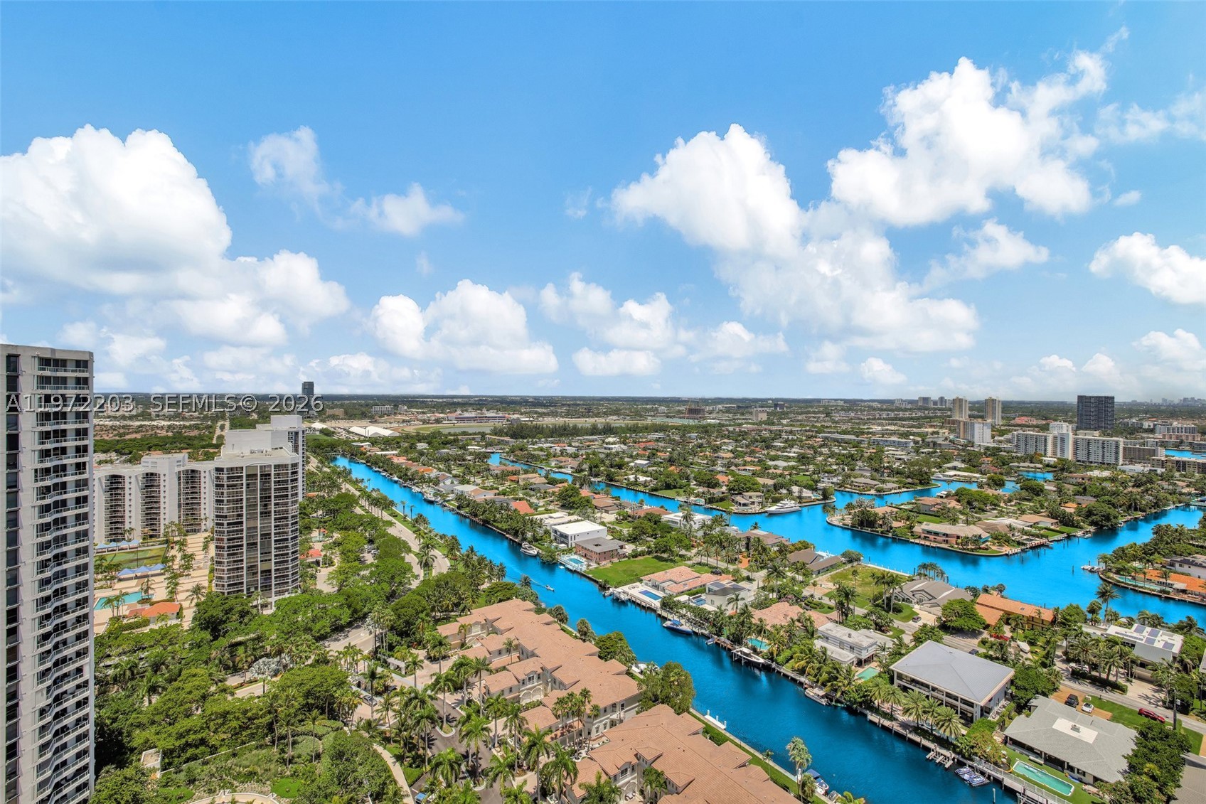 21200 Point Pl #PH2804, Aventura FL 33180