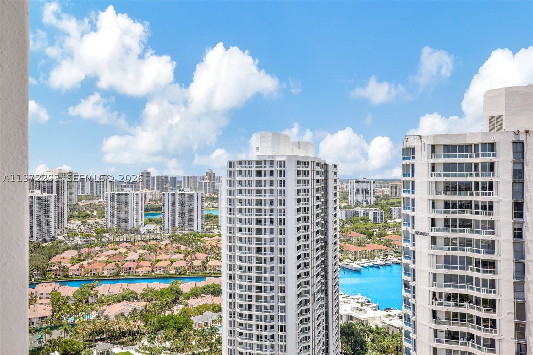 21200 Point Pl #PH2804, Aventura FL 33180