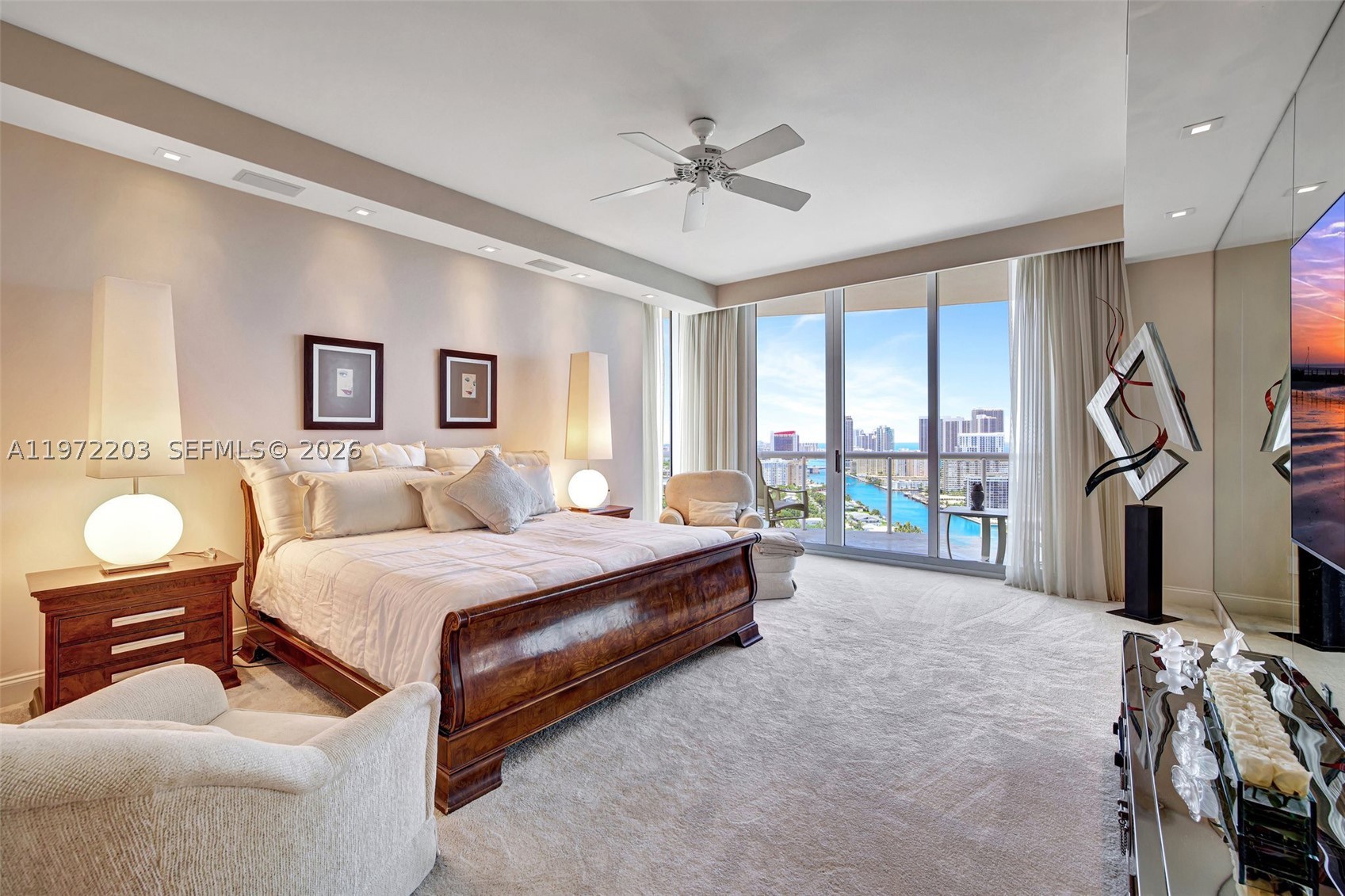 21200 Point Pl #PH2804, Aventura FL 33180