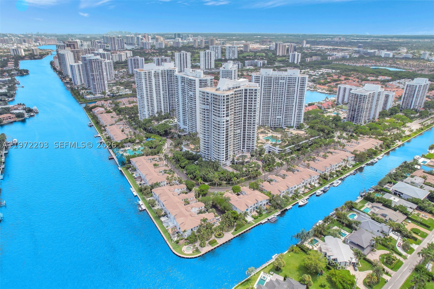 21200 Point Pl #PH2804, Aventura FL 33180