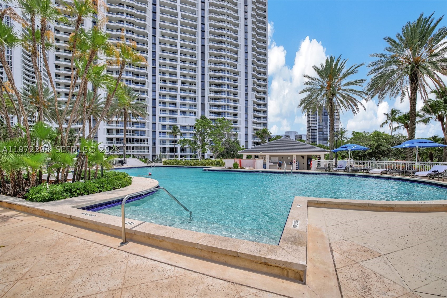 21200 Point Pl #PH2804, Aventura FL 33180