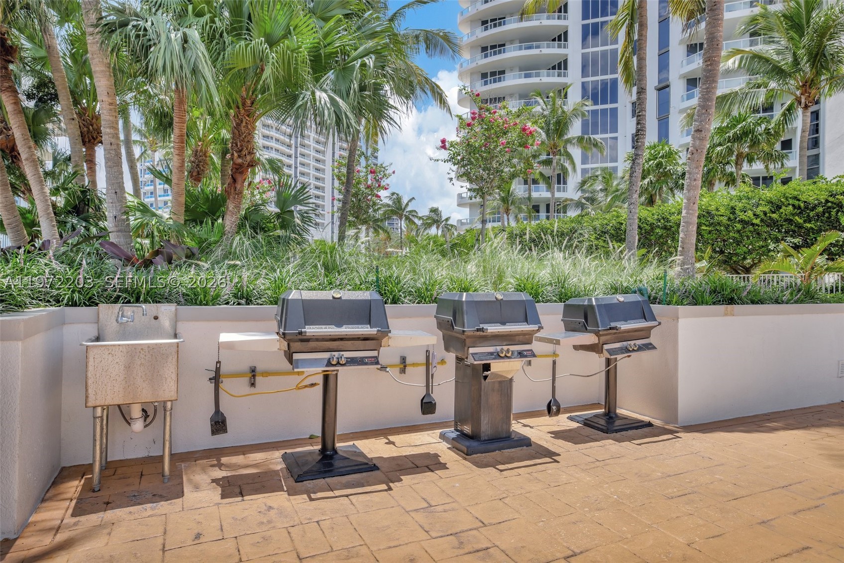 21200 Point Pl #PH2804, Aventura FL 33180