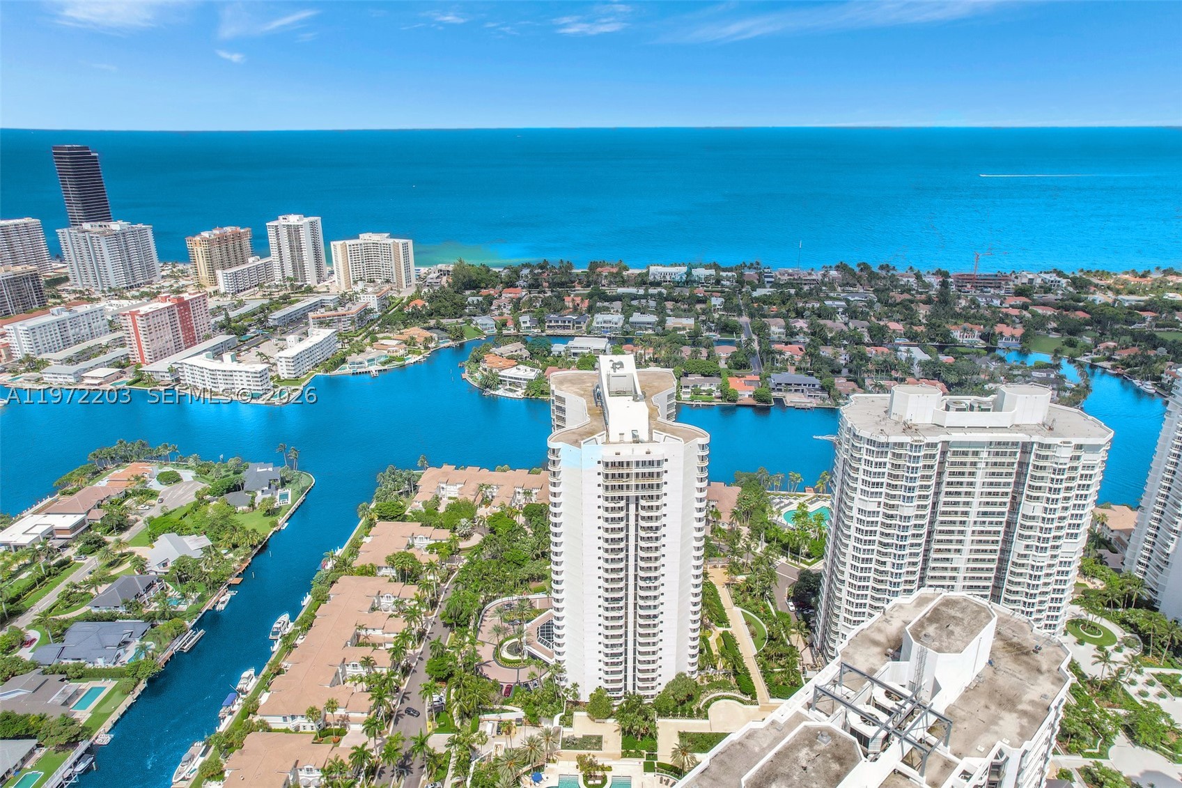 21200 Point Pl #PH2804, Aventura FL 33180