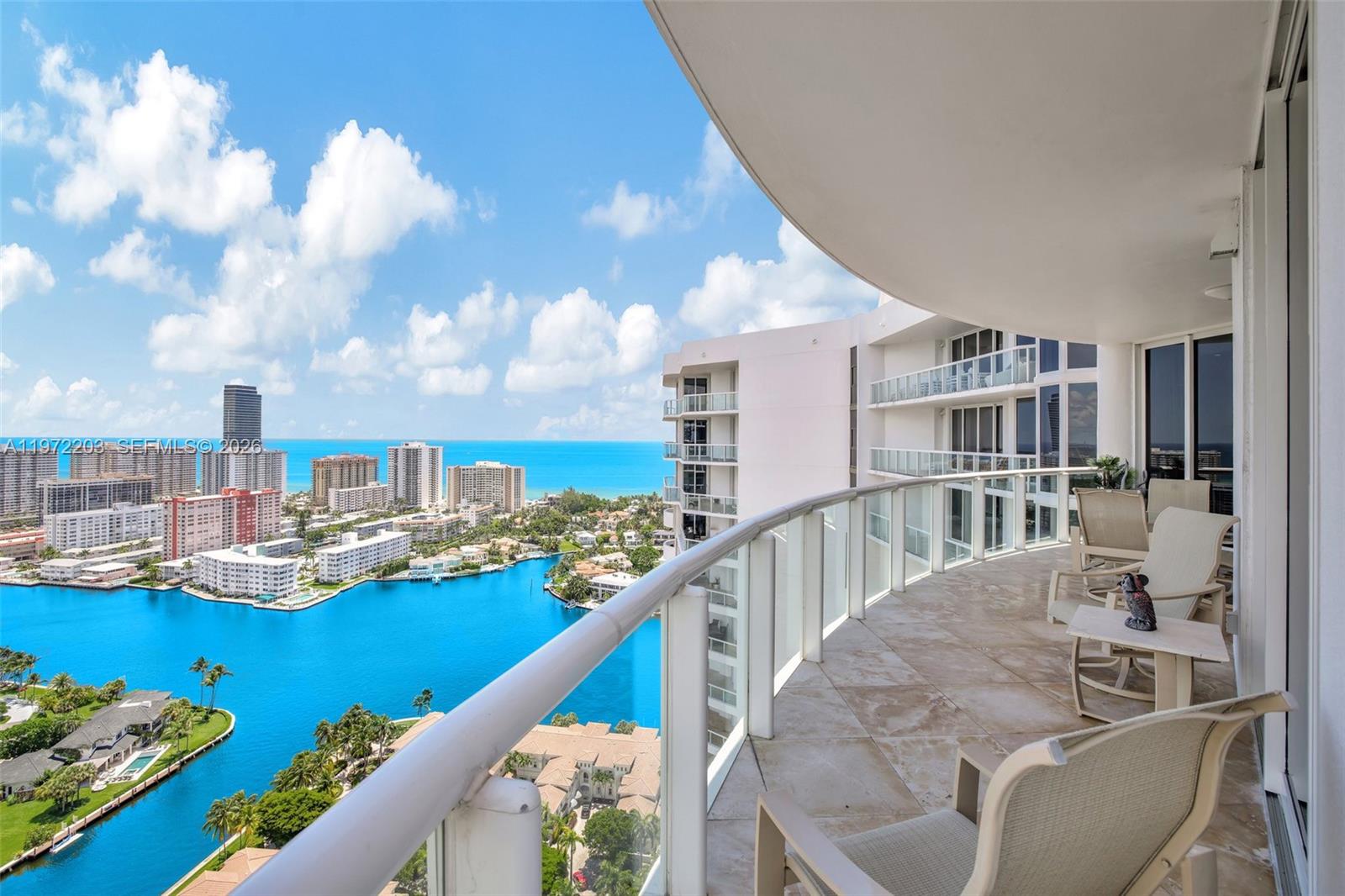 21200 Point Pl #PH2804, Aventura FL 33180