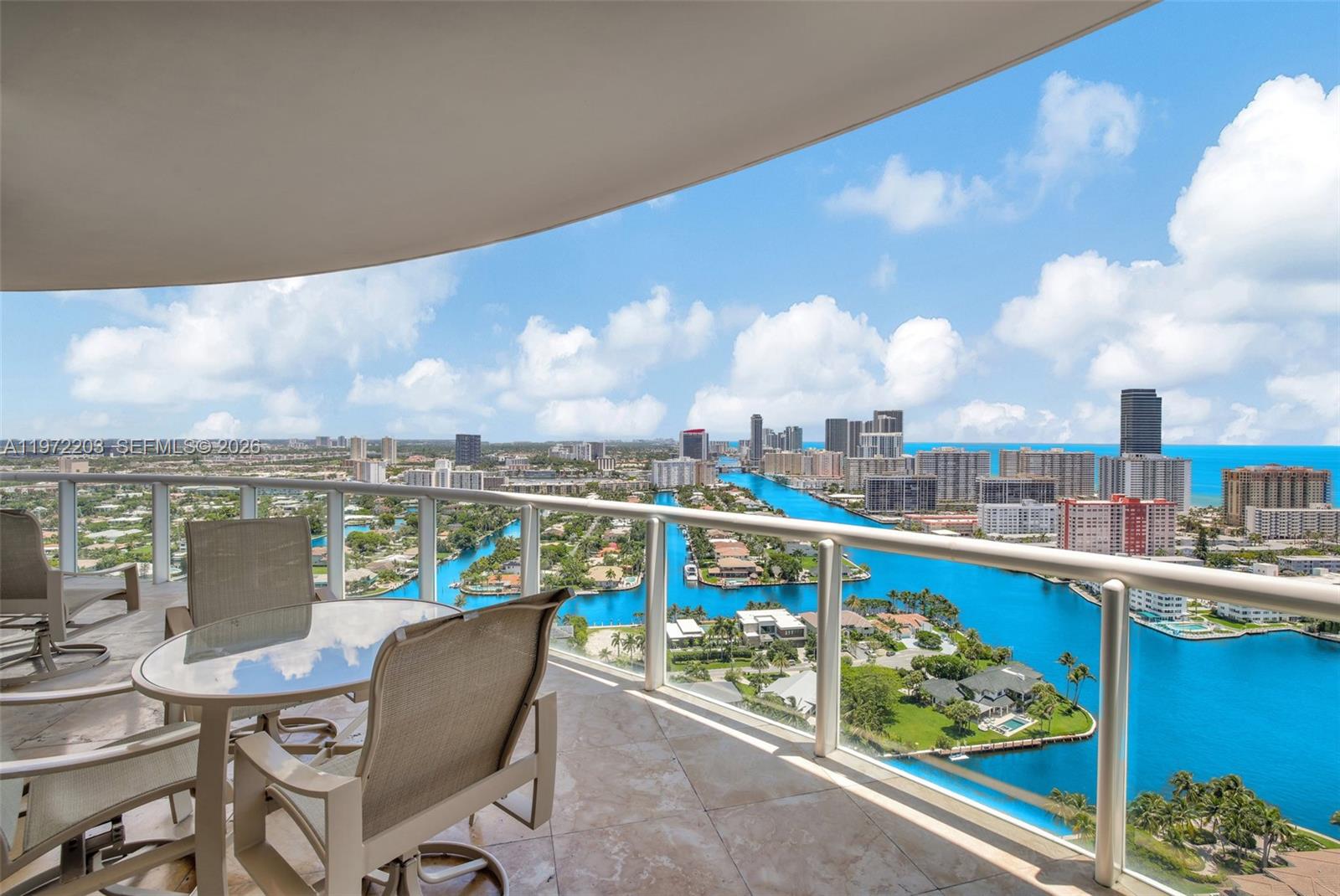 21200 Point Pl #PH2804, Aventura FL 33180
