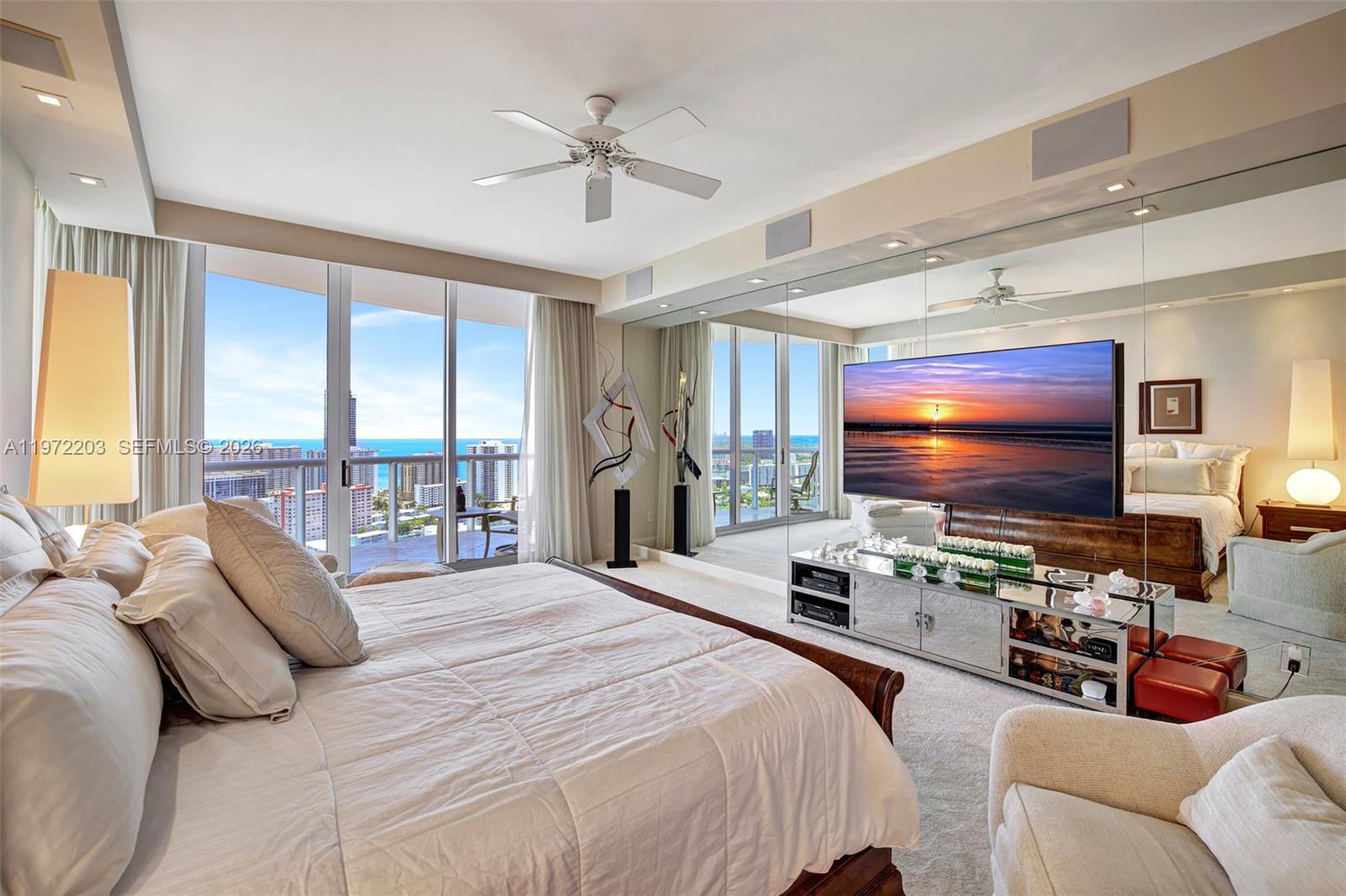 21200 Point Pl #PH2804, Aventura FL 33180