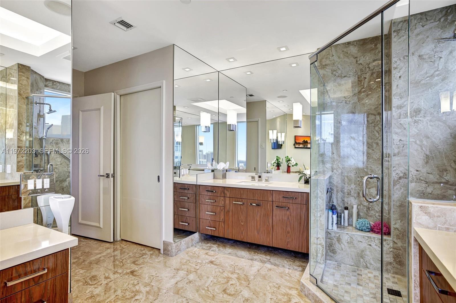 21200 Point Pl #PH2804, Aventura FL 33180