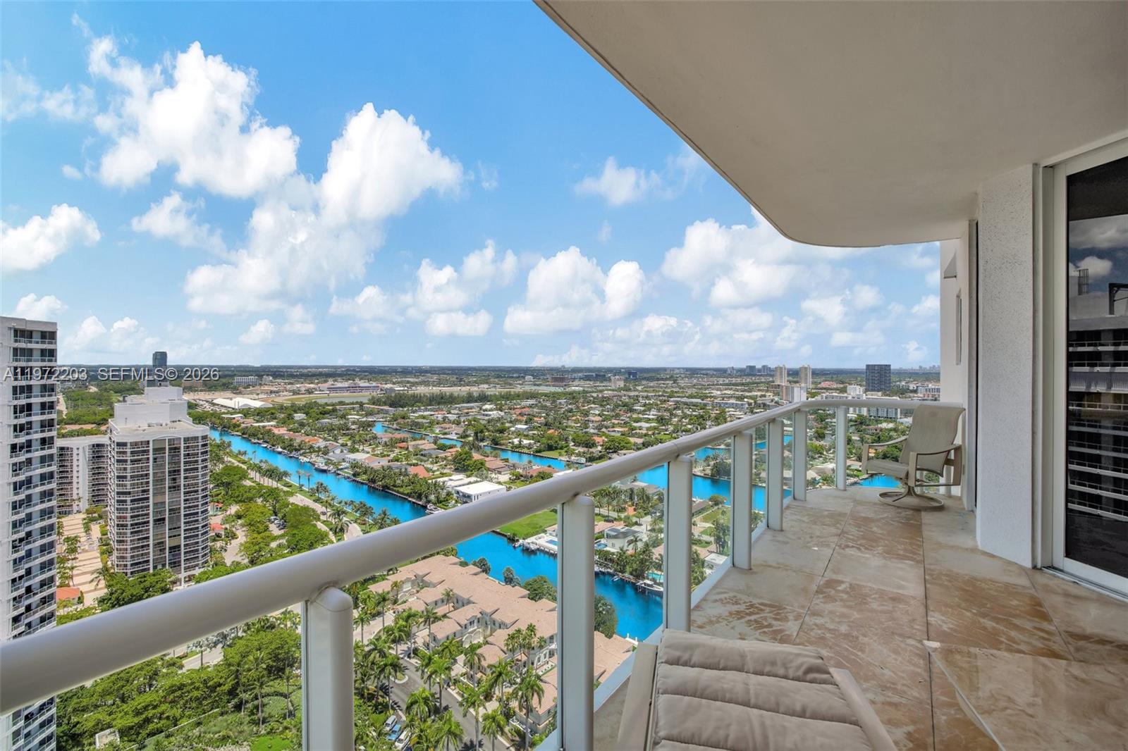 21200 Point Pl #PH2804, Aventura FL 33180
