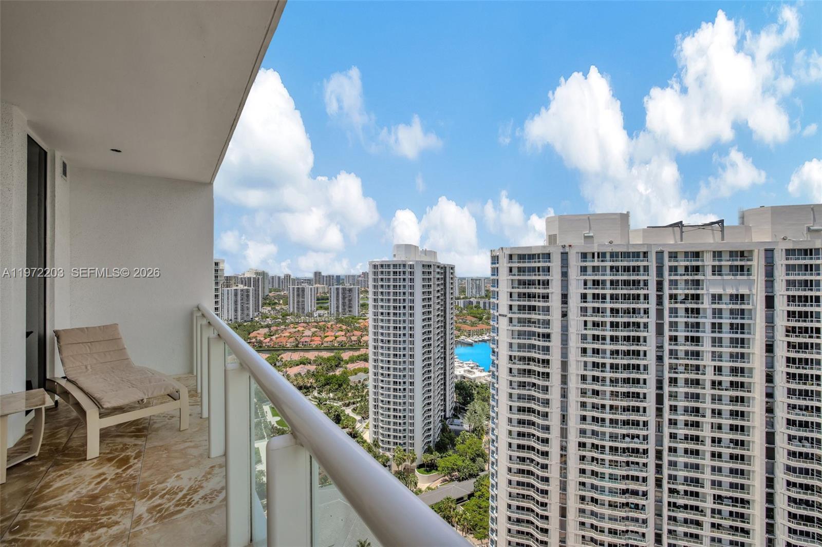 21200 Point Pl #PH2804, Aventura FL 33180