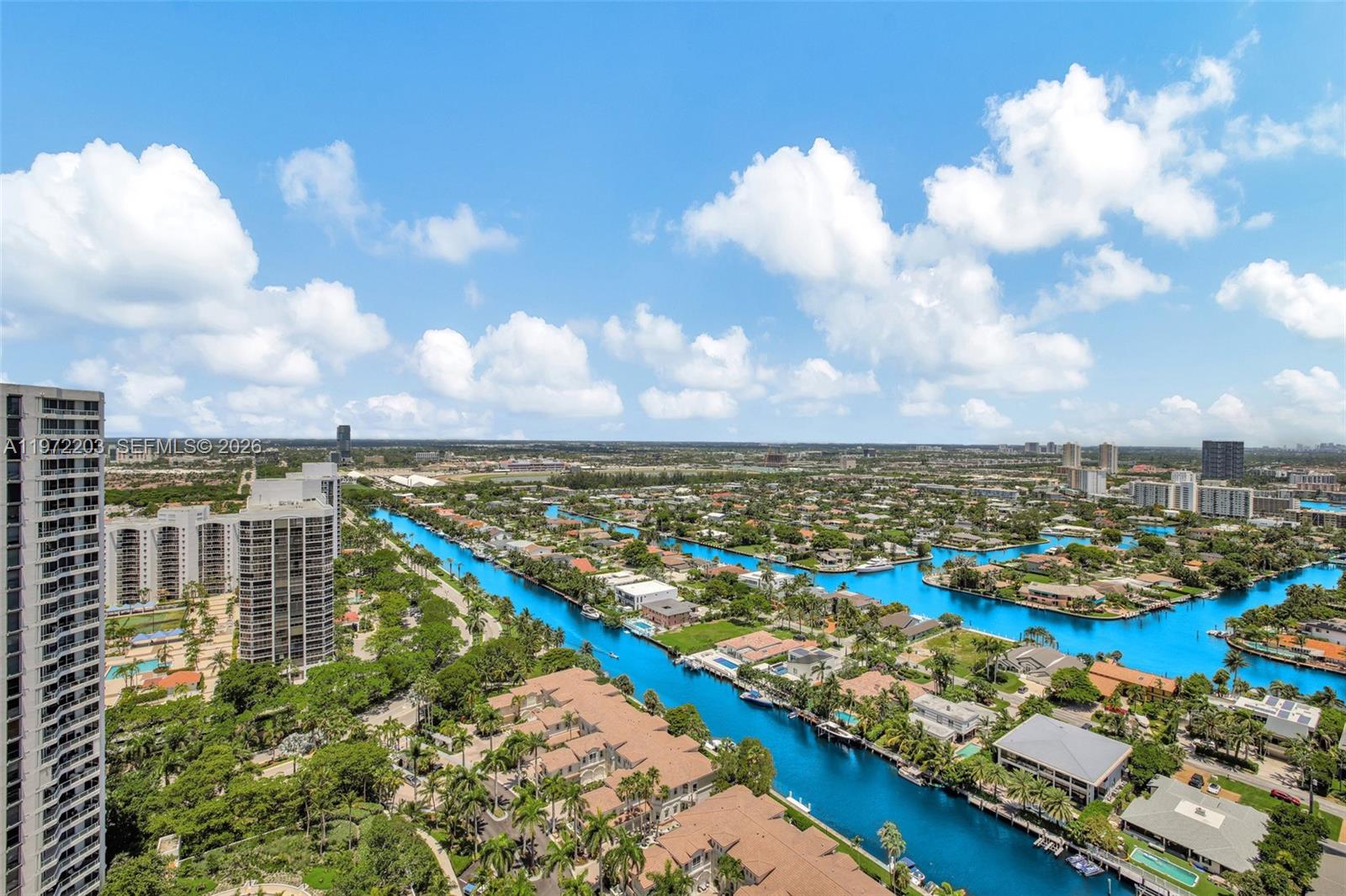 21200 Point Pl #PH2804, Aventura FL 33180