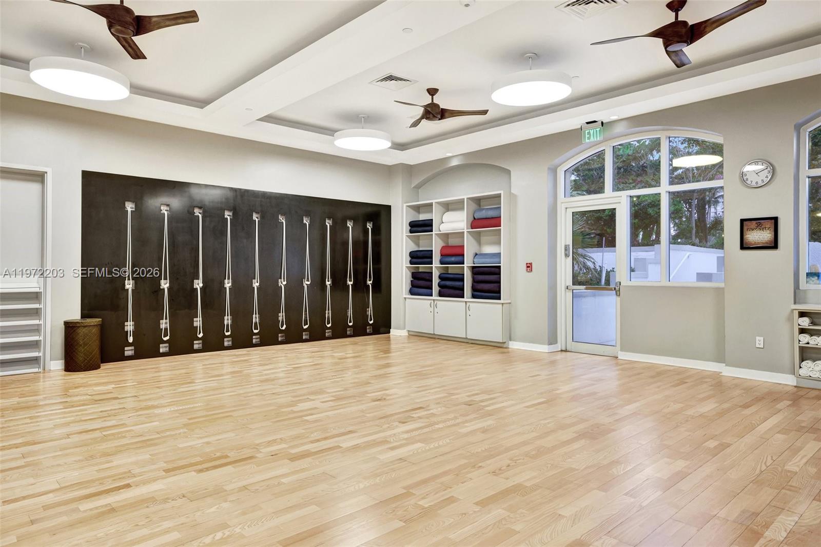 21200 Point Pl #PH2804, Aventura FL 33180