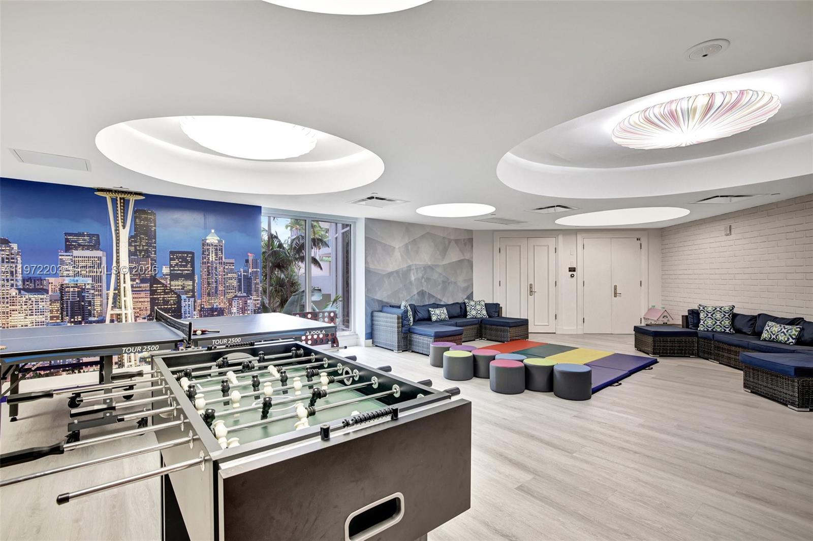 21200 Point Pl #PH2804, Aventura FL 33180