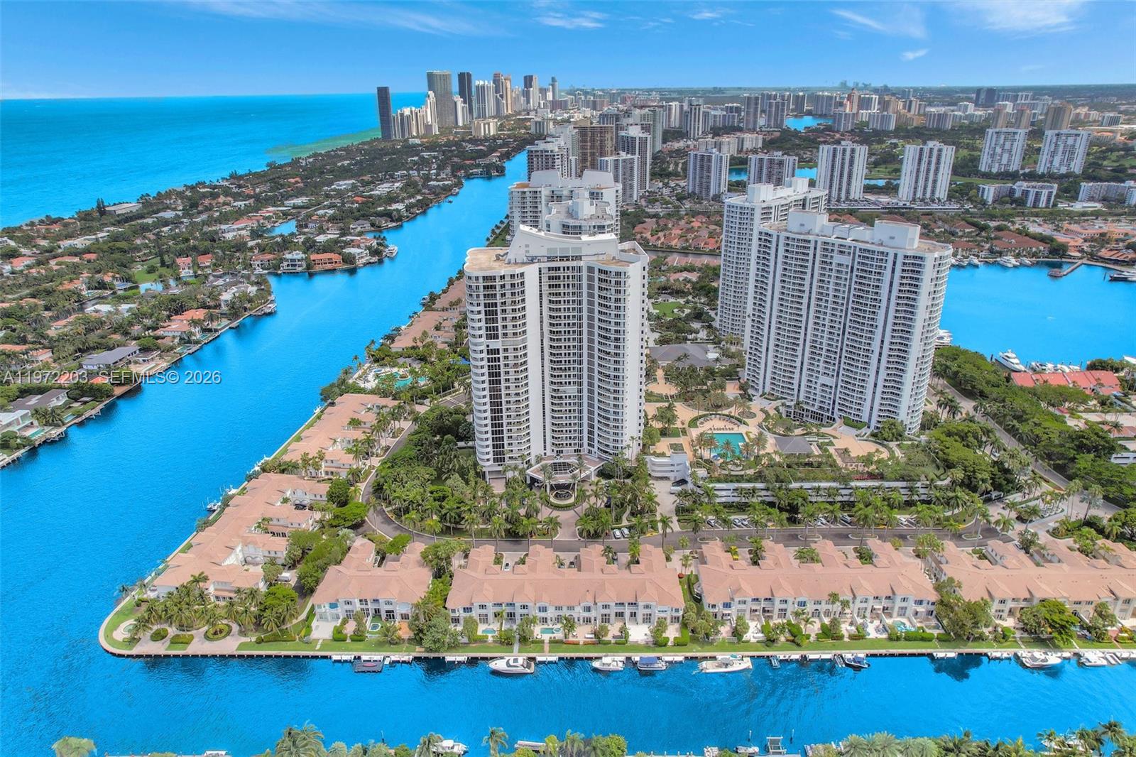 21200 Point Pl #PH2804, Aventura FL 33180