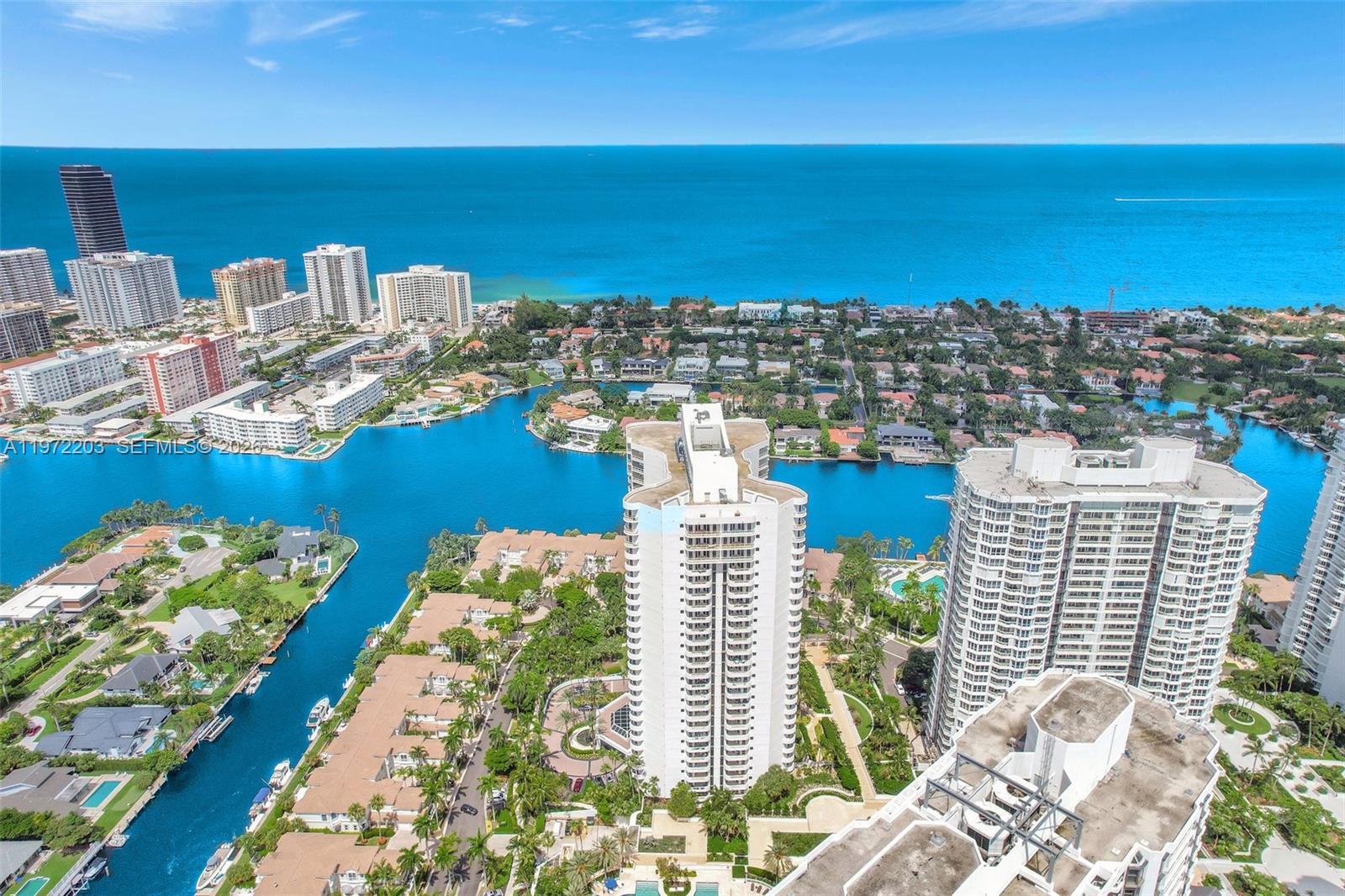 21200 Point Pl #PH2804, Aventura FL 33180