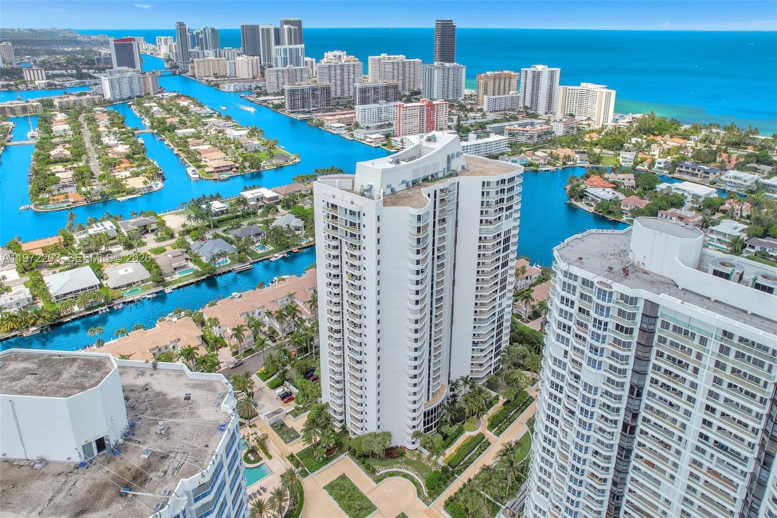21200 Point Pl #PH2804, Aventura FL 33180