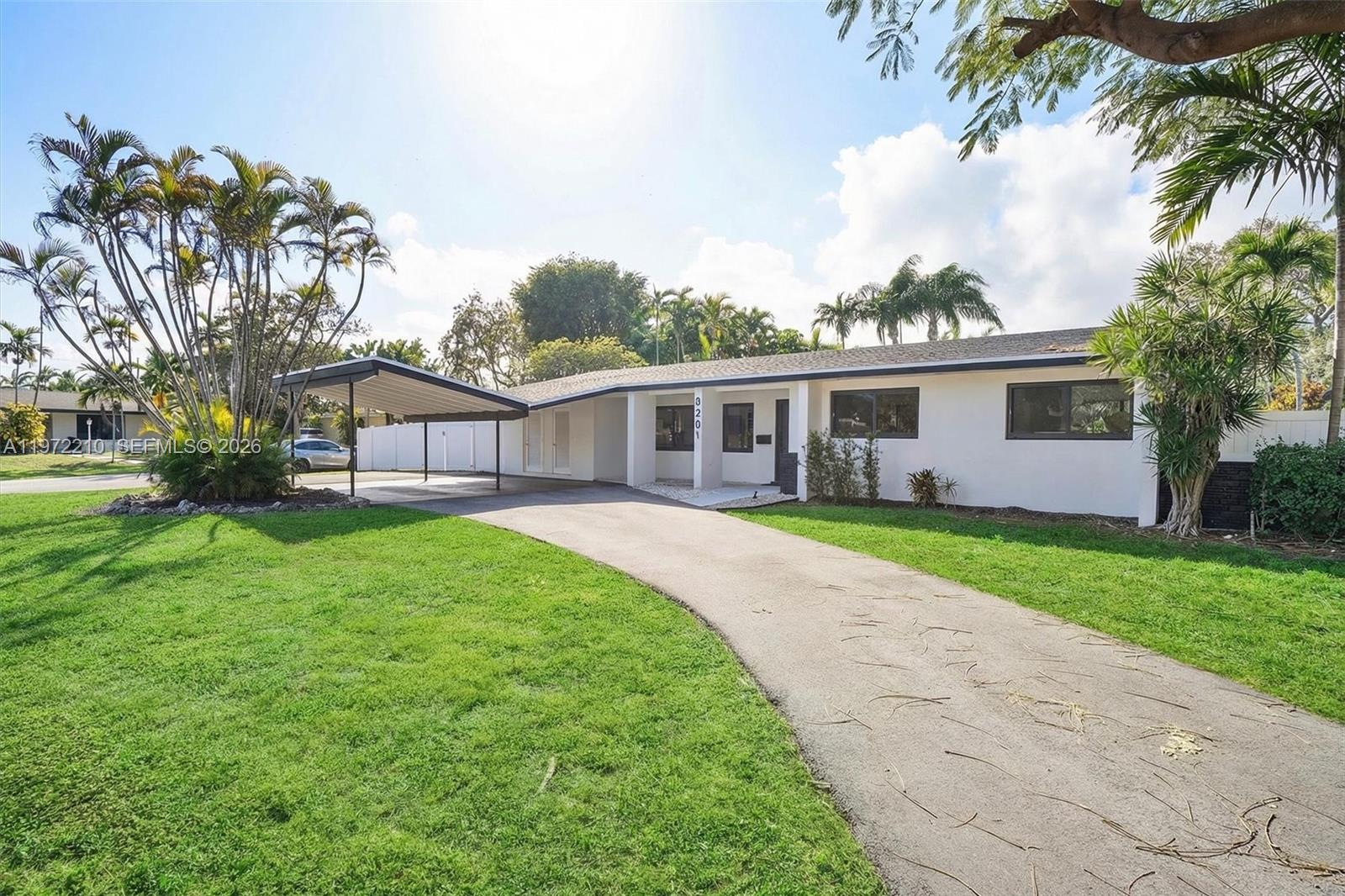 8201 SW 151st St, Palmetto Bay FL 33158