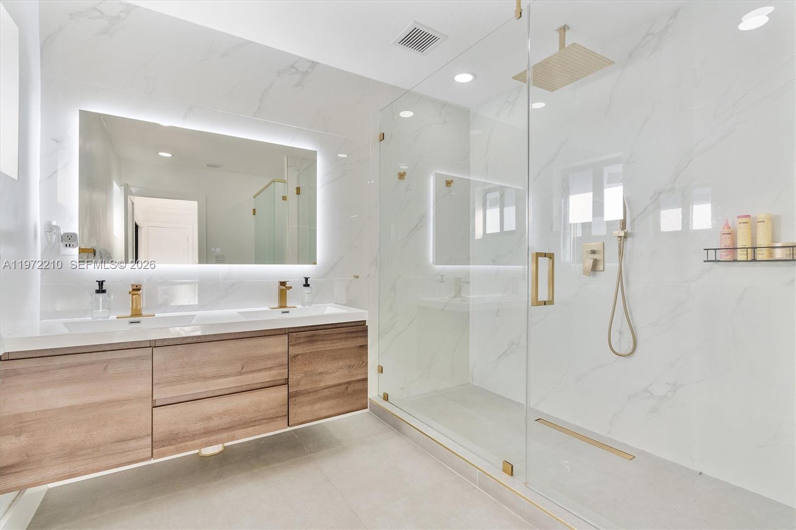 8201 SW 151st St, Palmetto Bay FL 33158