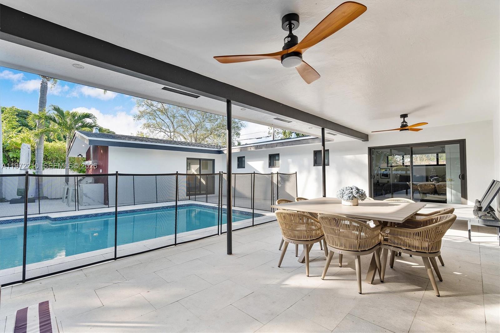 8201 SW 151st St, Palmetto Bay FL 33158