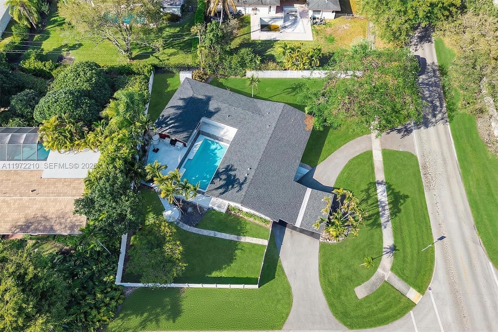 8201 SW 151st St, Palmetto Bay FL 33158