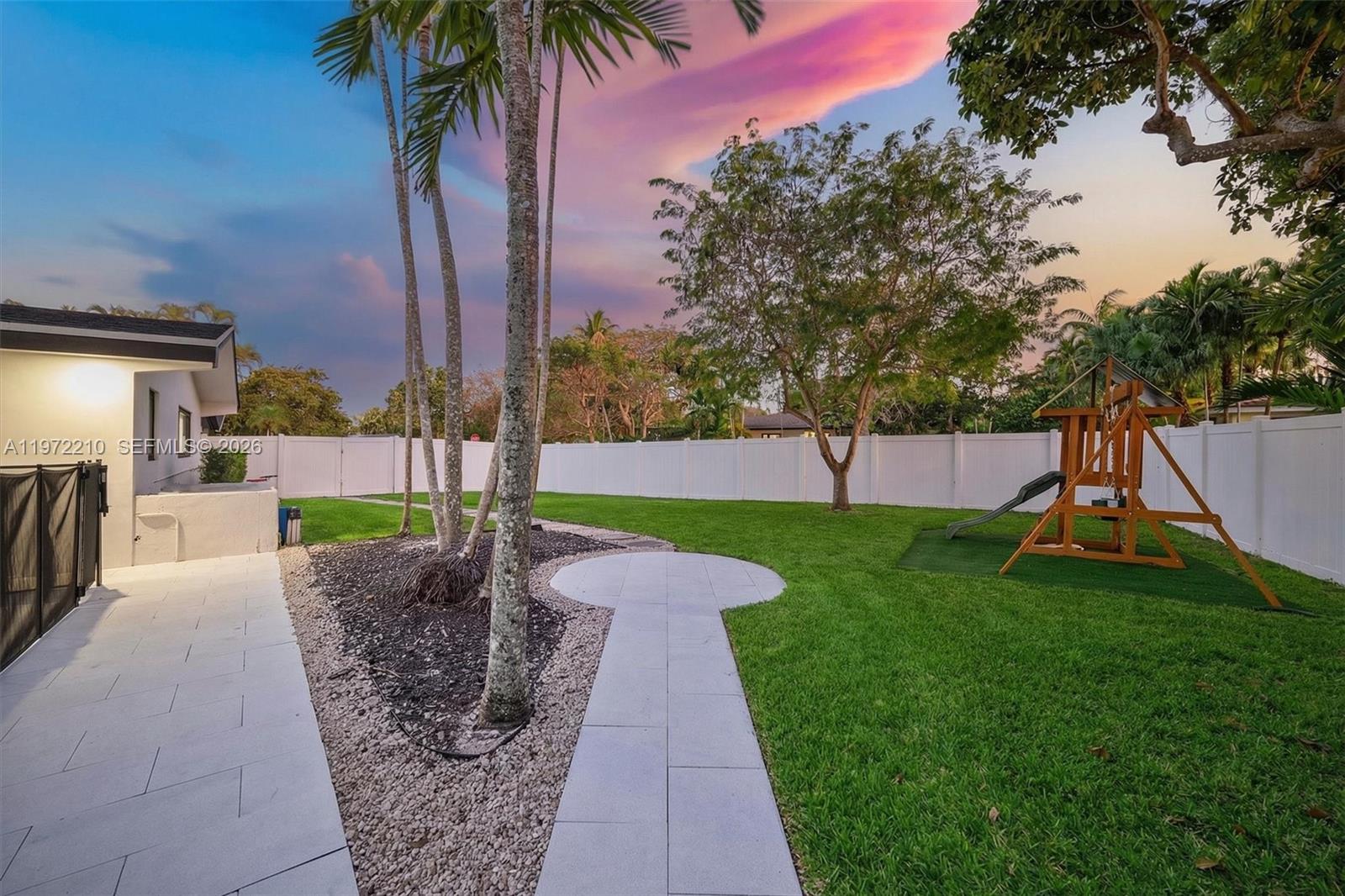 8201 SW 151st St, Palmetto Bay FL 33158