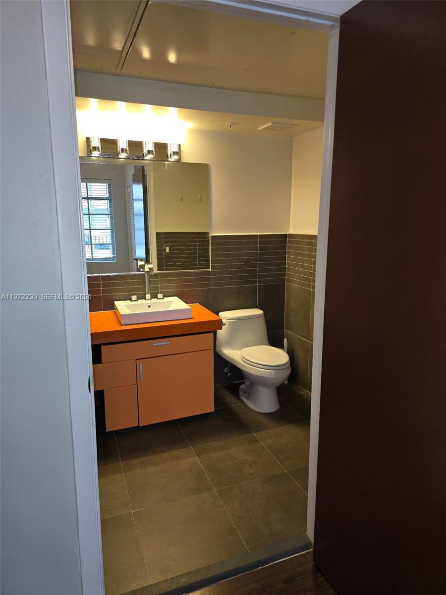 435 21st St #315, Miami Beach FL 33139