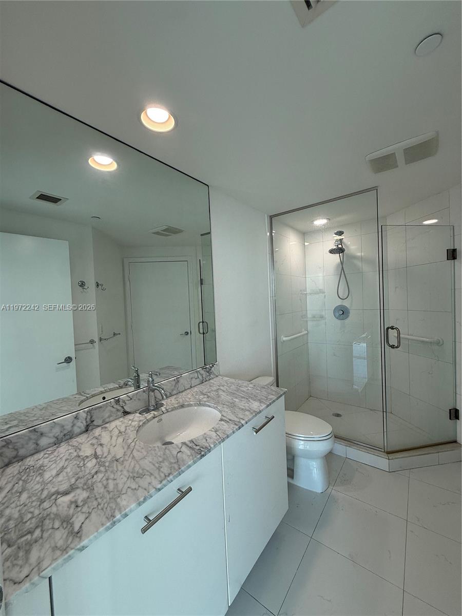 55 SE 6th St #1201, Miami FL 33131