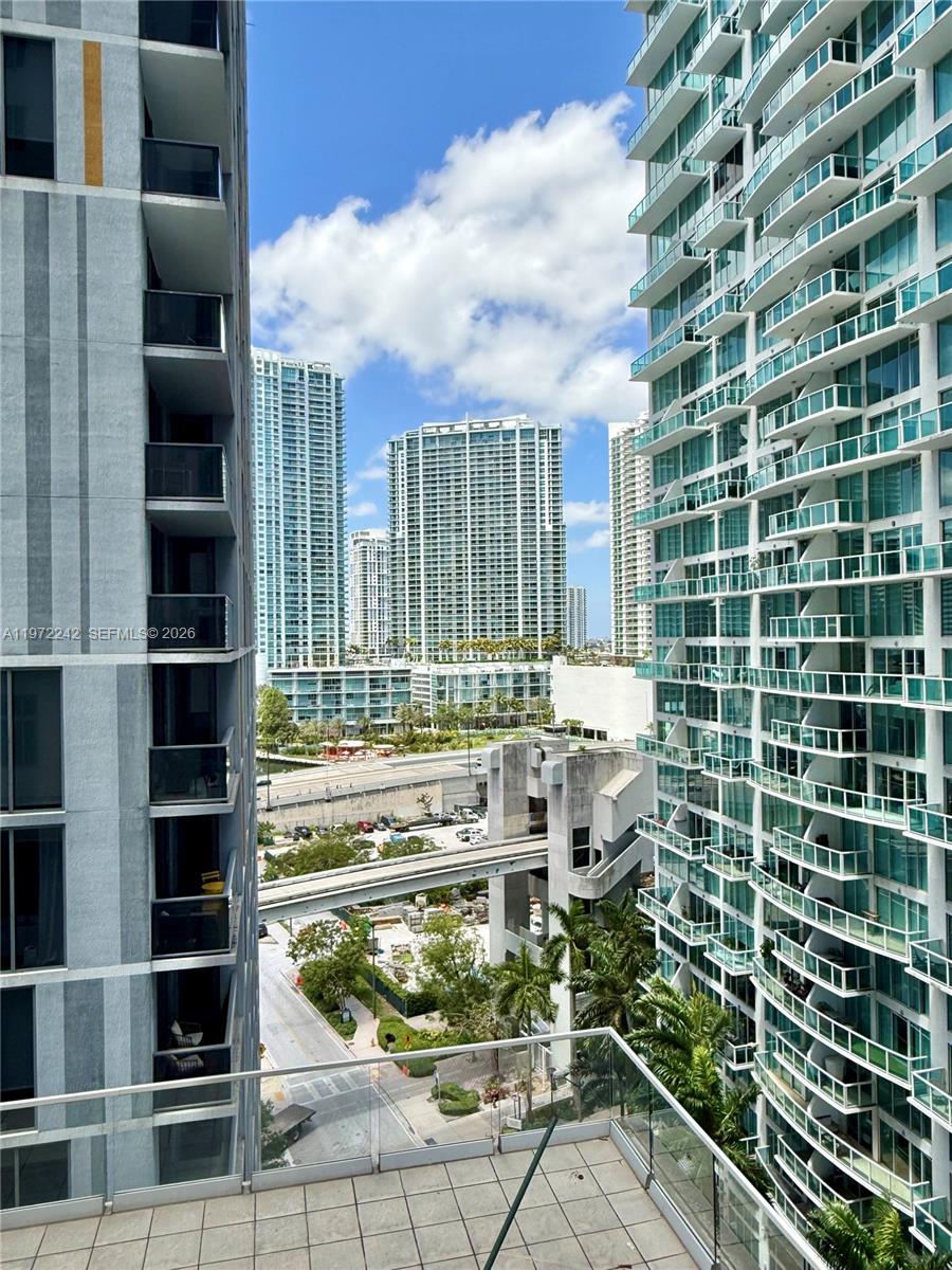 55 SE 6th St #1201, Miami FL 33131