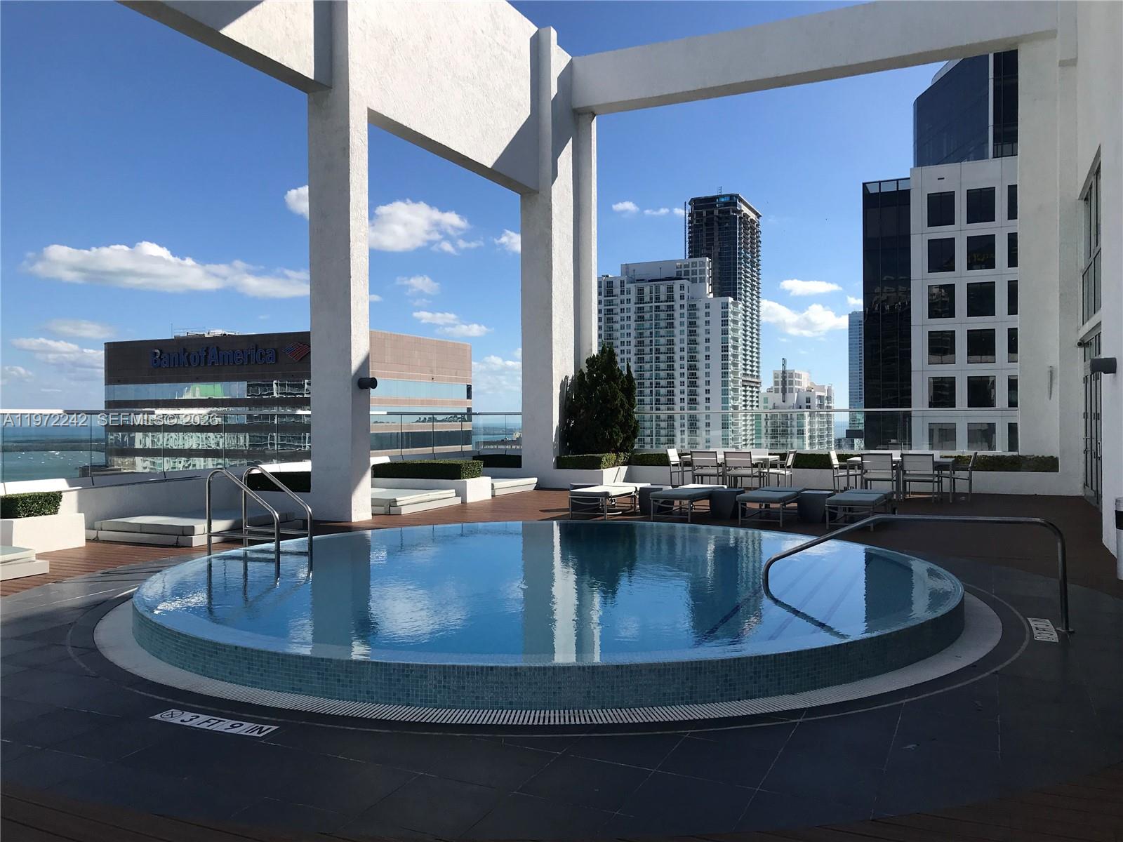 55 SE 6th St #1201, Miami FL 33131
