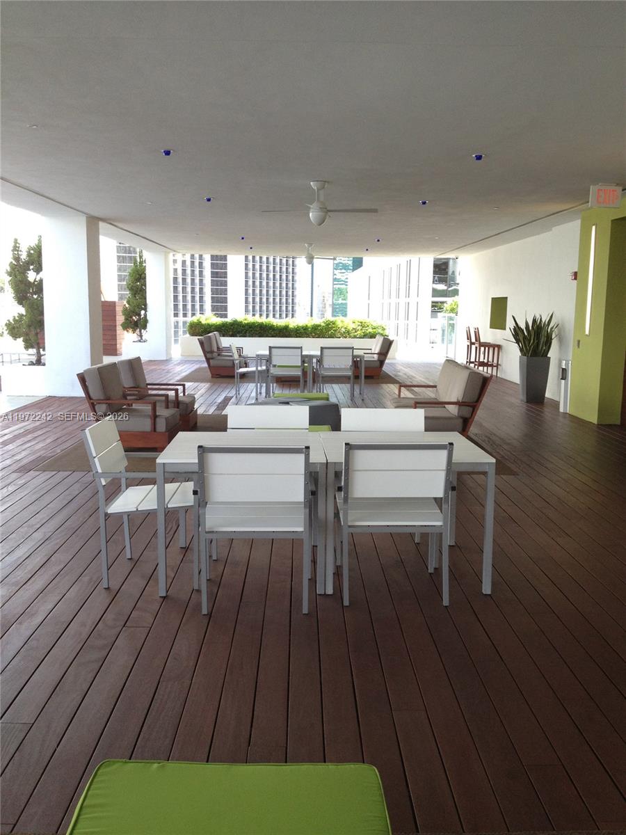 55 SE 6th St #1201, Miami FL 33131