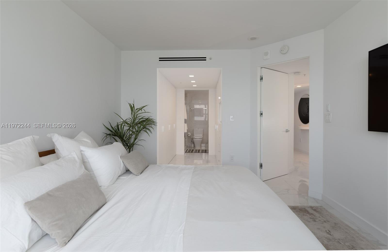 90 Alton Rd #1702, Miami Beach FL 33139